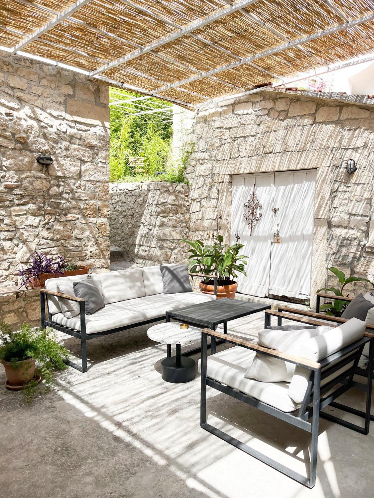 Casa Gojave - Authentic Hvar House With Garden Feriehus